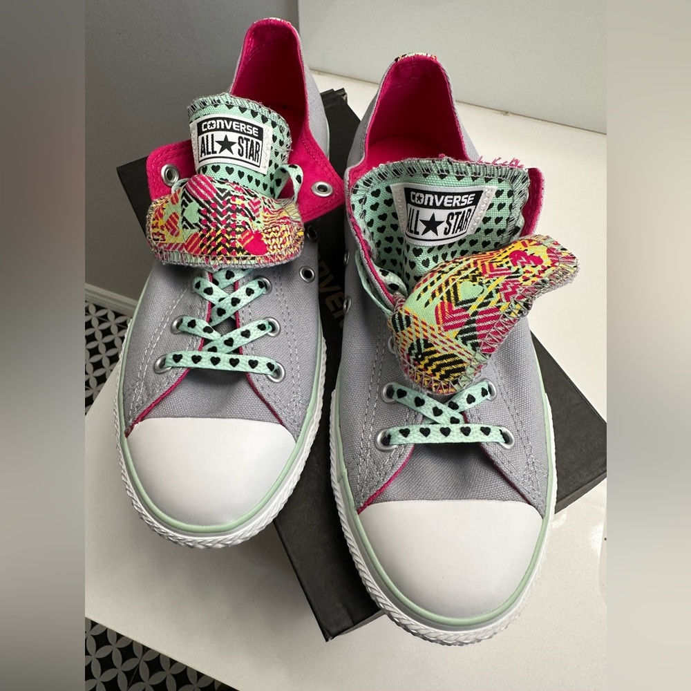Converse Double Tongue Lucky Stone Low Top Chuck Taylor All Star Juniors Sz. 6